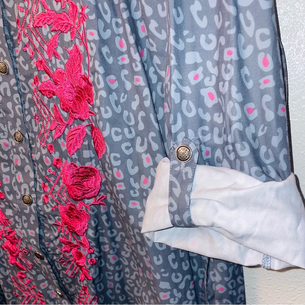 Cheetah Embroidered Dress - Picture 6 of 7